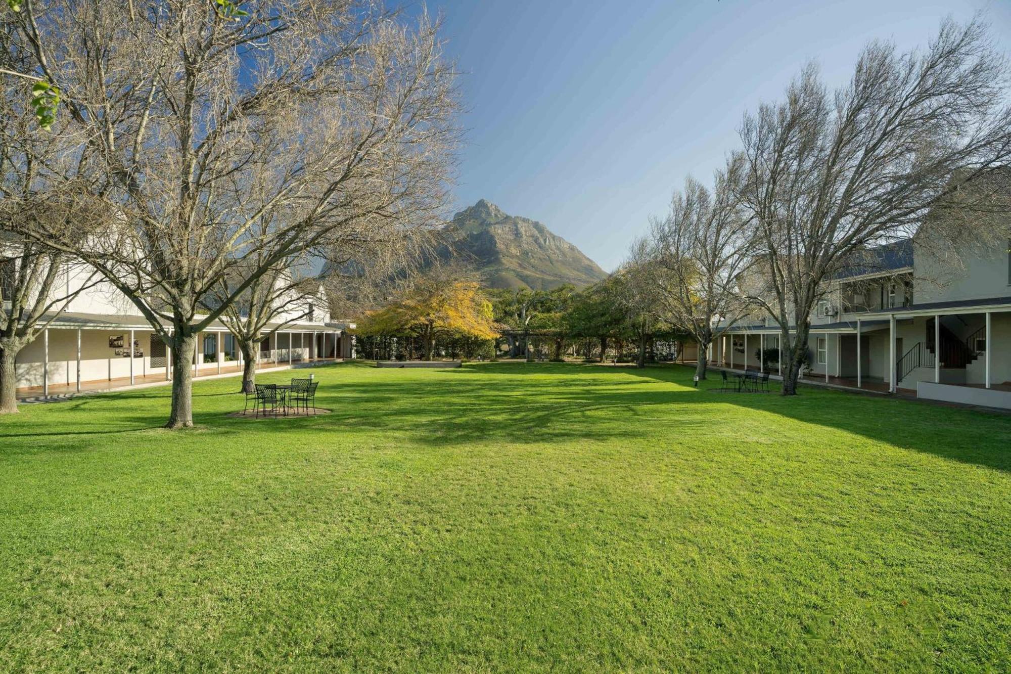 Protea Hotel By Marriott Cape Town Mowbray Extérieur photo