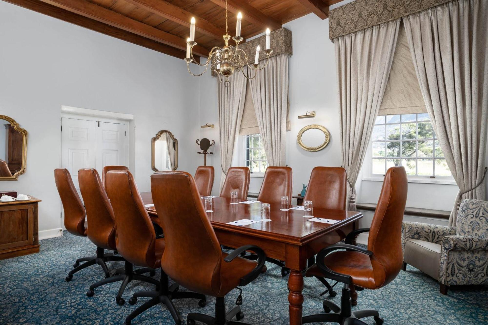 Protea Hotel By Marriott Cape Town Mowbray Extérieur photo