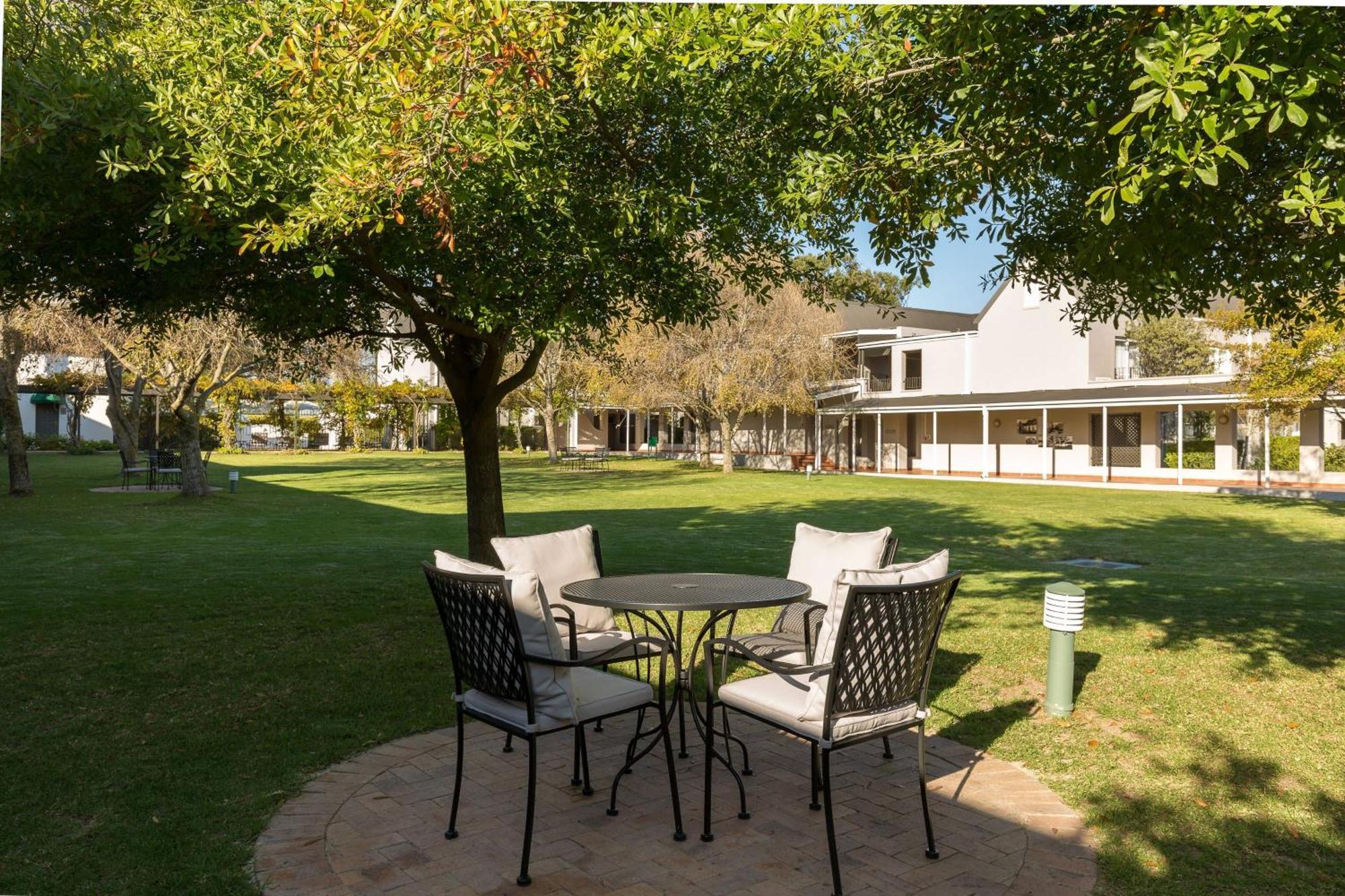 Protea Hotel By Marriott Cape Town Mowbray Extérieur photo